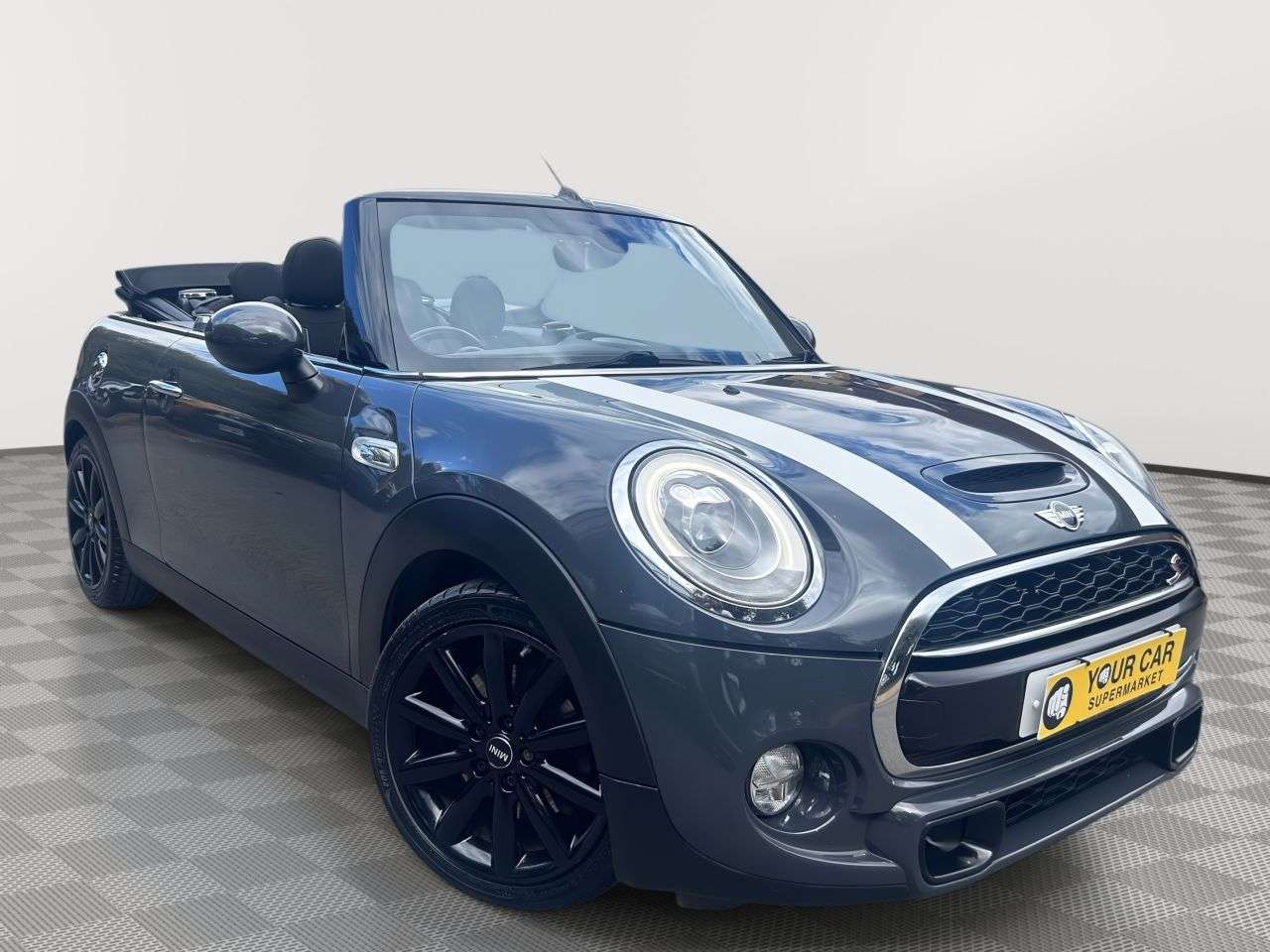 A 2017 MINI CONVERTIBLE 2.0 Cooper S Convertible 2dr Petrol Manual Euro 6 (s/s) (192 ps) 2 KEYS/ LO A 2017 MINI CONVERTIBLE 2.0 Cooper S Convertible 2dr Petrol Manual Euro 6 (s/s) (192 ps) 2 KEYS/ LO