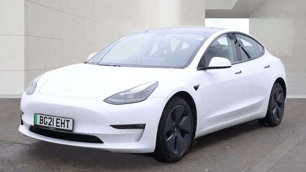 A 2021 TESLA MODEL 3 (Dual Motor) Long Range Saloon 4dr Electric Auto 4WDE (346 ps) FULL LEATHER A 2021 TESLA MODEL 3 (Dual Motor) Long Range Saloon 4dr Electric Auto 4WDE (346 ps) FULL LEATHER
