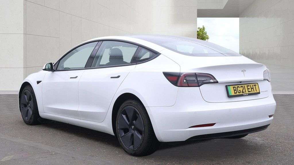 A 2021 TESLA MODEL 3 (Dual Motor) Long Range Saloon 4dr Electric Auto 4WDE (346 ps) FULL LEATHER A 2021 TESLA MODEL 3 (Dual Motor) Long Range Saloon 4dr Electric Auto 4WDE (346 ps) FULL LEATHER