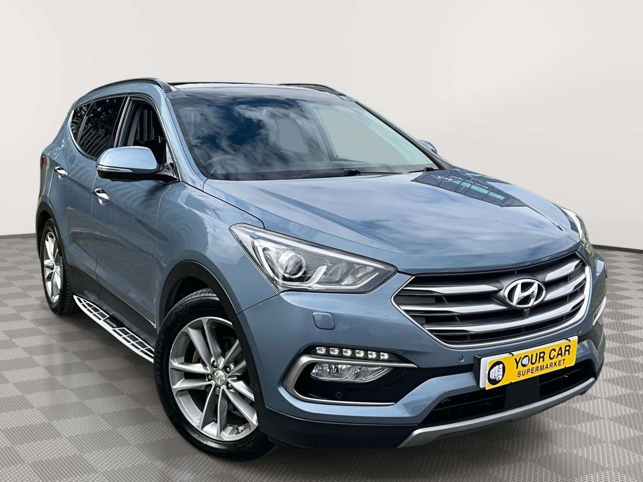 A 2017 HYUNDAI SANTA FE 2.2 CRDi Blue Drive Premium SE SUV 5dr Diesel Auto 4WD Euro 6 (s/s) (7 Seat A 2017 HYUNDAI SANTA FE 2.2 CRDi Blue Drive Premium SE SUV 5dr Diesel Auto 4WD Euro 6 (s/s) (7 Seat