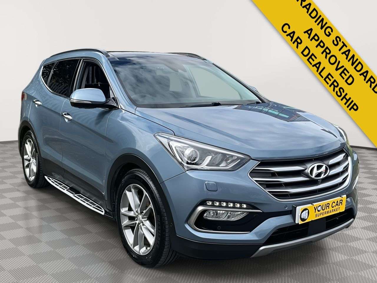A 2017 HYUNDAI SANTA FE 2.2 CRDi Blue Drive Premium SE SUV 5dr Diesel Auto 4WD Euro 6 (s/s) (7 Seat A 2017 HYUNDAI SANTA FE 2.2 CRDi Blue Drive Premium SE SUV 5dr Diesel Auto 4WD Euro 6 (s/s) (7 Seat