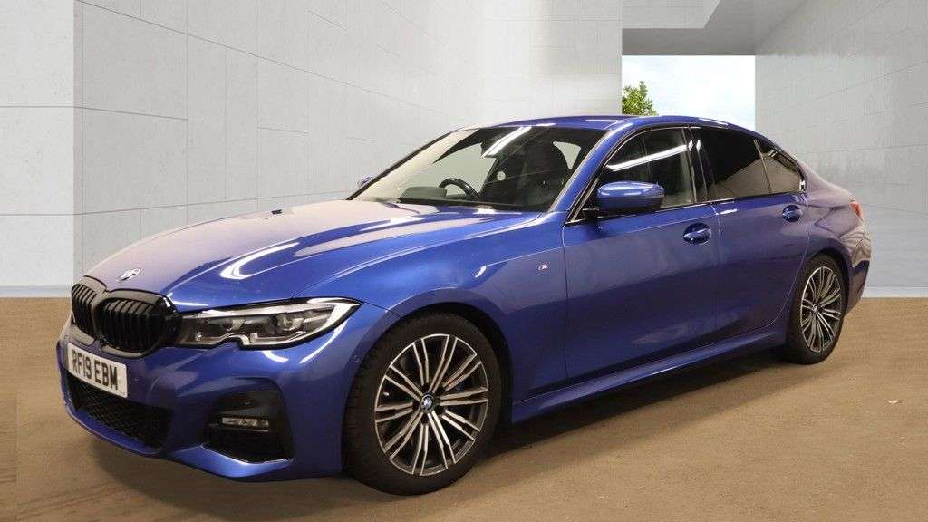 A 2019 BMW 3 SERIES 2.0 330i M Sport Saloon 4dr Petrol Auto Euro 6 (s/s) (258 ps) SHADOW LINE/ A 2019 BMW 3 SERIES 2.0 330i M Sport Saloon 4dr Petrol Auto Euro 6 (s/s) (258 ps) SHADOW LINE/