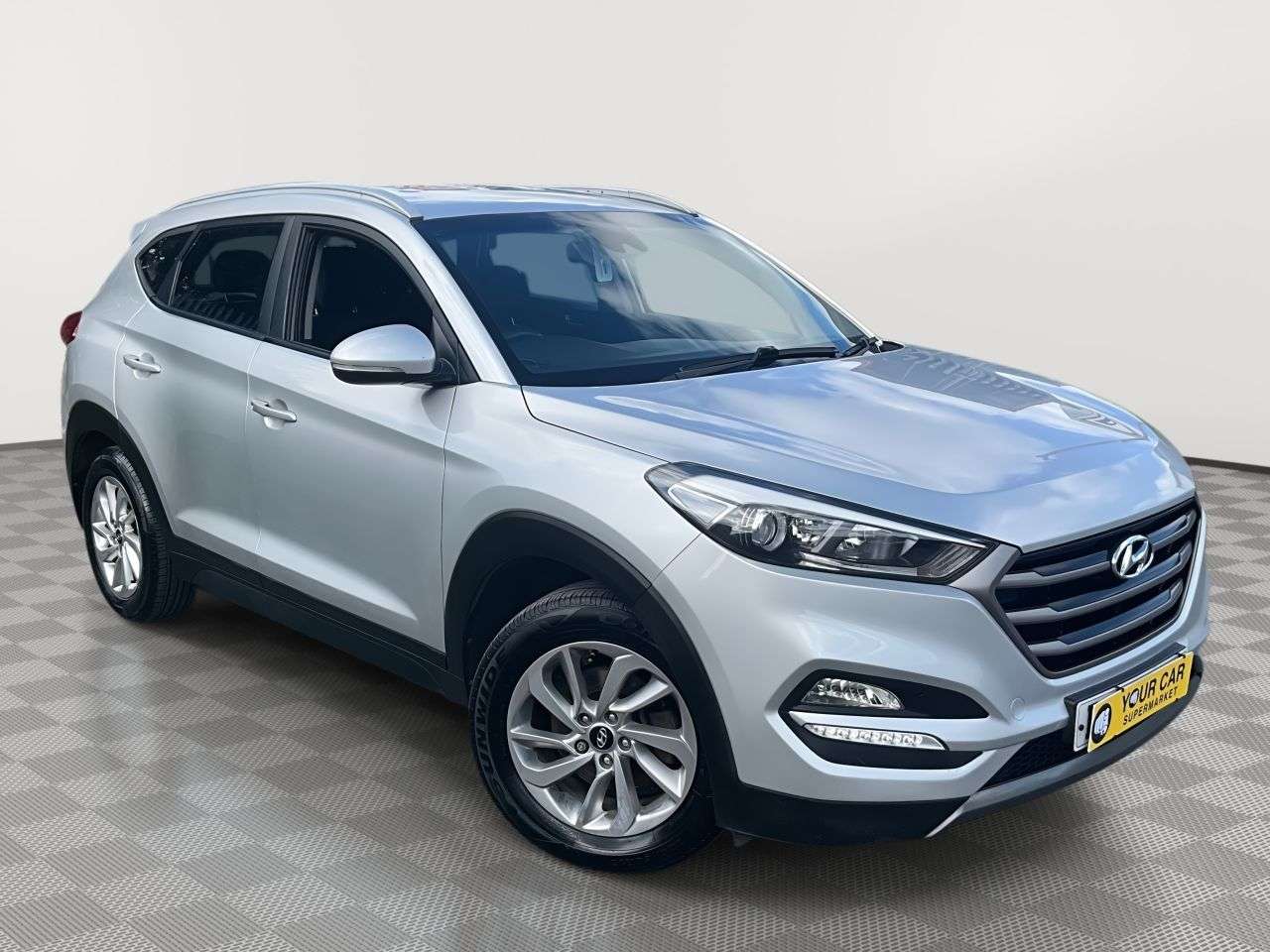 A 2015 HYUNDAI TUCSON 2.0 CRDi SE Nav SUV 5dr Diesel Manual 4WD Euro 6 (136 ps) A 2015 HYUNDAI TUCSON 2.0 CRDi SE Nav SUV 5dr Diesel Manual 4WD Euro 6 (136 ps)