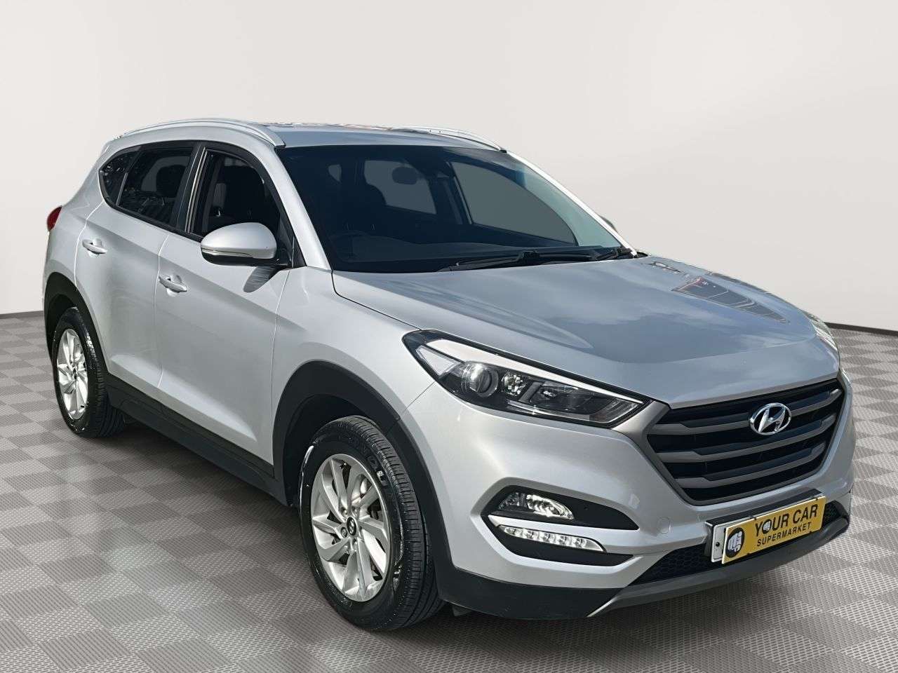 A 2015 HYUNDAI TUCSON 2.0 CRDi SE Nav SUV 5dr Diesel Manual 4WD Euro 6 (136 ps) A 2015 HYUNDAI TUCSON 2.0 CRDi SE Nav SUV 5dr Diesel Manual 4WD Euro 6 (136 ps)