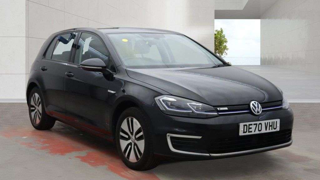 A 2020 VOLKSWAGEN E-GOLF 35.8kWh e-Golf Hatchback 5dr Electric Auto (136 ps) LOW MILES/ PARKING SENS A 2020 VOLKSWAGEN E-GOLF 35.8kWh e-Golf Hatchback 5dr Electric Auto (136 ps) LOW MILES/ PARKING SENS