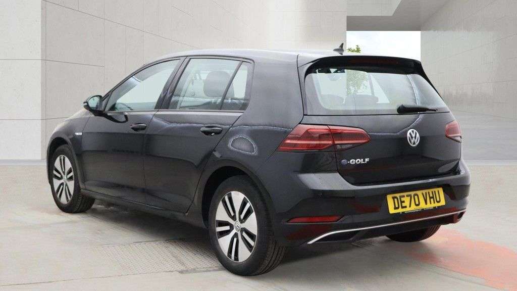A 2020 VOLKSWAGEN E-GOLF 35.8kWh e-Golf Hatchback 5dr Electric Auto (136 ps) LOW MILES/ PARKING SENS A 2020 VOLKSWAGEN E-GOLF 35.8kWh e-Golf Hatchback 5dr Electric Auto (136 ps) LOW MILES/ PARKING SENS