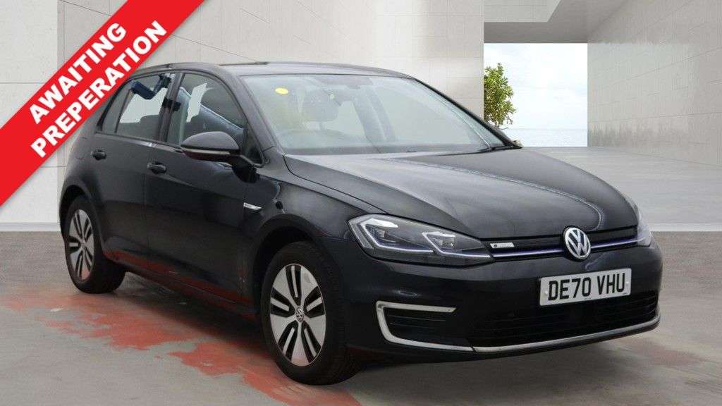 A 2020 VOLKSWAGEN E-GOLF 35.8kWh e-Golf Hatchback 5dr Electric Auto (136 ps) LOW MILES/ PARKING SENS A 2020 VOLKSWAGEN E-GOLF 35.8kWh e-Golf Hatchback 5dr Electric Auto (136 ps) LOW MILES/ PARKING SENS