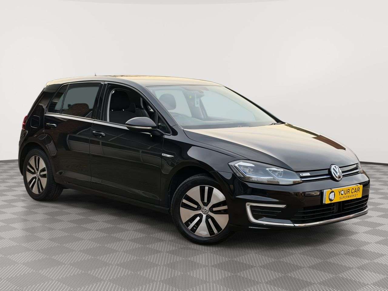 A 2020 VOLKSWAGEN E-GOLF 35.8kWh e-Golf Hatchback 5dr Electric Auto (136 ps) LOW MILES/ PARKING SENS A 2020 VOLKSWAGEN E-GOLF 35.8kWh e-Golf Hatchback 5dr Electric Auto (136 ps) LOW MILES/ PARKING SENS