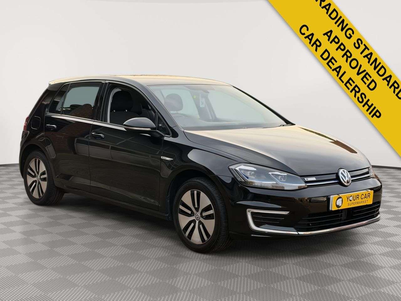 A 2020 VOLKSWAGEN E-GOLF 35.8kWh e-Golf Hatchback 5dr Electric Auto (136 ps) LOW MILES/ PARKING SENS A 2020 VOLKSWAGEN E-GOLF 35.8kWh e-Golf Hatchback 5dr Electric Auto (136 ps) LOW MILES/ PARKING SENS