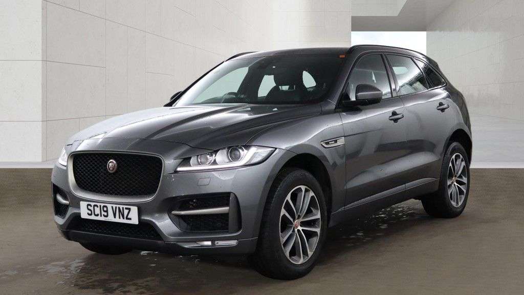 A 2019 JAGUAR F-PACE 2.0 D180 R-Sport SUV 5dr Diesel Auto AWD Euro 6 (s/s) (180 ps) POWERED TAIL A 2019 JAGUAR F-PACE 2.0 D180 R-Sport SUV 5dr Diesel Auto AWD Euro 6 (s/s) (180 ps) POWERED TAIL