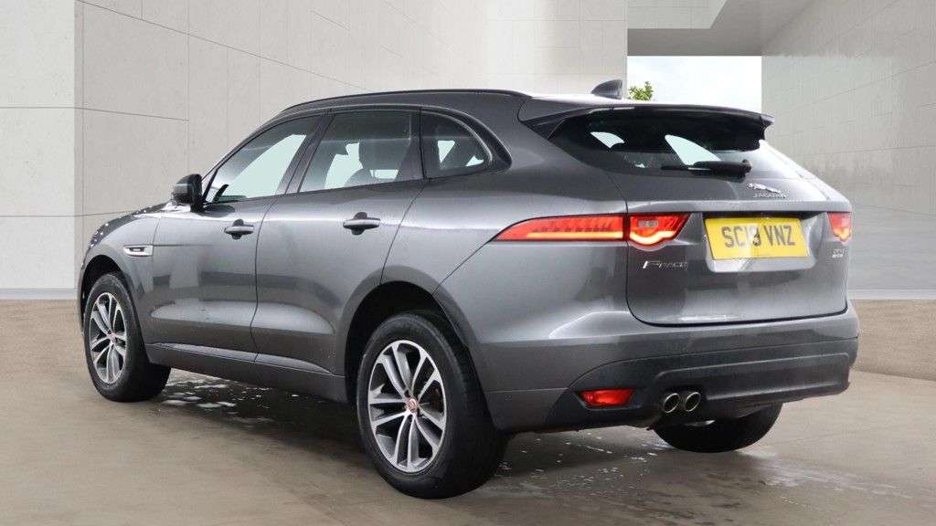 A 2019 JAGUAR F-PACE 2.0 D180 R-Sport SUV 5dr Diesel Auto AWD Euro 6 (s/s) (180 ps) POWERED TAIL A 2019 JAGUAR F-PACE 2.0 D180 R-Sport SUV 5dr Diesel Auto AWD Euro 6 (s/s) (180 ps) POWERED TAIL