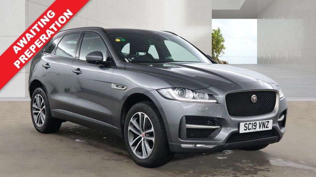 A 2019 JAGUAR F-PACE 2.0 D180 R-Sport SUV 5dr Diesel Auto AWD Euro 6 (s/s) (180 ps) POWERED TAIL A 2019 JAGUAR F-PACE 2.0 D180 R-Sport SUV 5dr Diesel Auto AWD Euro 6 (s/s) (180 ps) POWERED TAIL