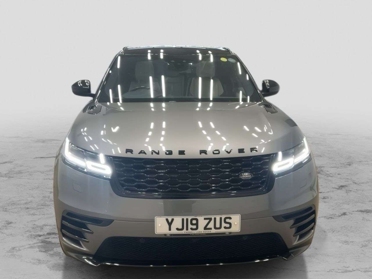 A 2019 LAND ROVER RANGE ROVER VELAR 2.0 D180 R-Dynamic SE SUV 5dr Diesel Auto 4WD Euro 6 (s/s) (180 ps) 2 KEYS/ A 2019 LAND ROVER RANGE ROVER VELAR 2.0 D180 R-Dynamic SE SUV 5dr Diesel Auto 4WD Euro 6 (s/s) (180 ps) 2 KEYS/