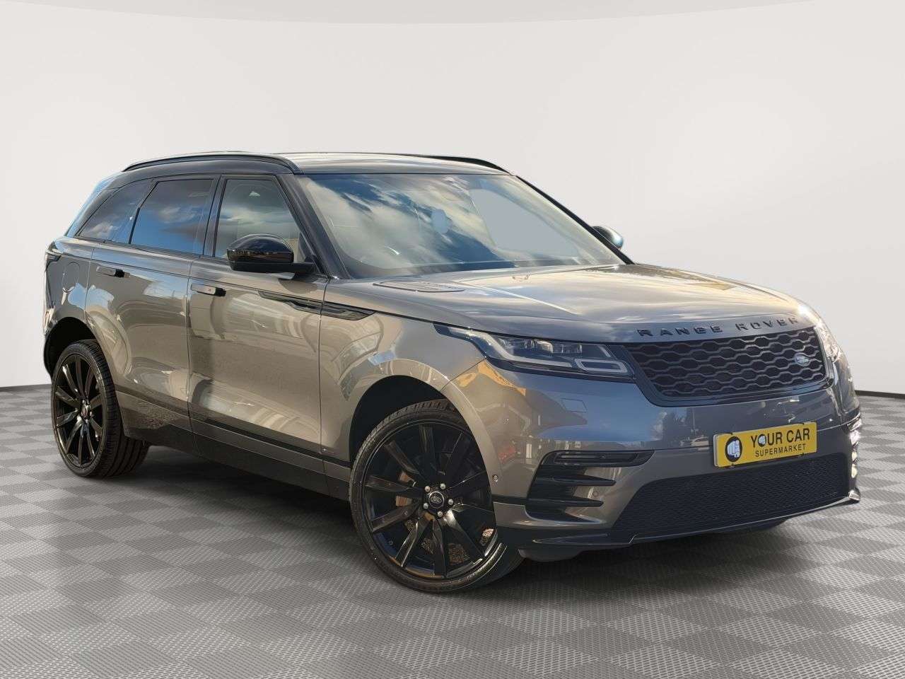 A 2019 LAND ROVER RANGE ROVER VELAR 2.0 D180 R-Dynamic SE SUV 5dr Diesel Auto 4WD Euro 6 (s/s) (180 ps) 2 KEYS/ A 2019 LAND ROVER RANGE ROVER VELAR 2.0 D180 R-Dynamic SE SUV 5dr Diesel Auto 4WD Euro 6 (s/s) (180 ps) 2 KEYS/