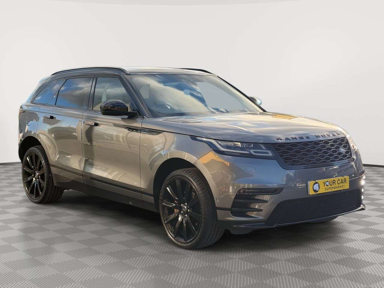 A 2019 LAND ROVER RANGE ROVER VELAR 2.0 D180 R-Dynamic SE SUV 5dr Diesel Auto 4WD Euro 6 (s/s) (180 ps) 2 KEYS/ A 2019 LAND ROVER RANGE ROVER VELAR 2.0 D180 R-Dynamic SE SUV 5dr Diesel Auto 4WD Euro 6 (s/s) (180 ps) 2 KEYS/