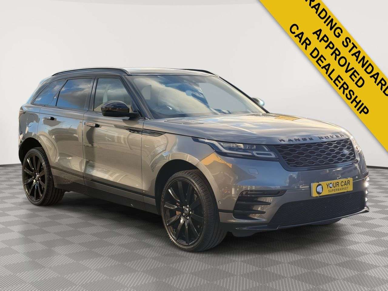 A 2019 LAND ROVER RANGE ROVER VELAR 2.0 D180 R-Dynamic SE SUV 5dr Diesel Auto 4WD Euro 6 (s/s) (180 ps) 2 KEYS/ A 2019 LAND ROVER RANGE ROVER VELAR 2.0 D180 R-Dynamic SE SUV 5dr Diesel Auto 4WD Euro 6 (s/s) (180 ps) 2 KEYS/