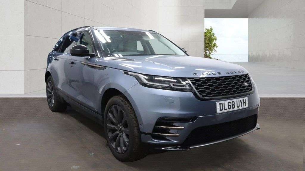 A 2018 LAND ROVER RANGE ROVER VELAR 2.0 D180 R-Dynamic SE SUV 5dr Diesel Auto 4WD Euro 6 (s/s) (180 ps) 2 KEYS/ A 2018 LAND ROVER RANGE ROVER VELAR 2.0 D180 R-Dynamic SE SUV 5dr Diesel Auto 4WD Euro 6 (s/s) (180 ps) 2 KEYS/