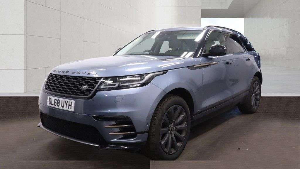 A 2018 LAND ROVER RANGE ROVER VELAR 2.0 D180 R-Dynamic SE SUV 5dr Diesel Auto 4WD Euro 6 (s/s) (180 ps) 2 KEYS/ A 2018 LAND ROVER RANGE ROVER VELAR 2.0 D180 R-Dynamic SE SUV 5dr Diesel Auto 4WD Euro 6 (s/s) (180 ps) 2 KEYS/