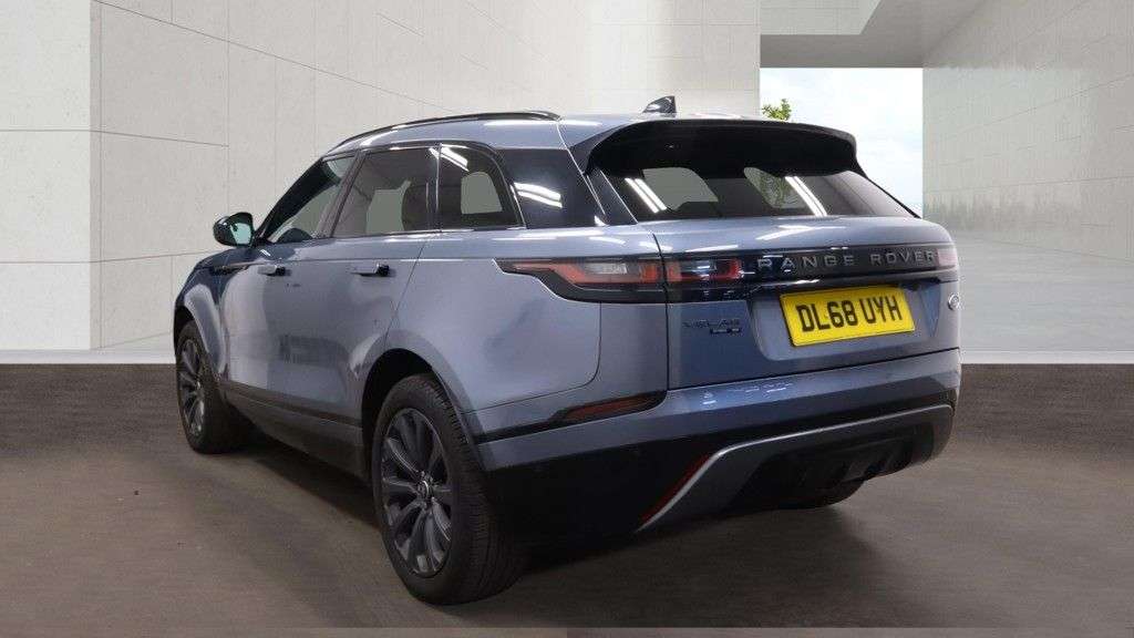 A 2018 LAND ROVER RANGE ROVER VELAR 2.0 D180 R-Dynamic SE SUV 5dr Diesel Auto 4WD Euro 6 (s/s) (180 ps) 2 KEYS/ A 2018 LAND ROVER RANGE ROVER VELAR 2.0 D180 R-Dynamic SE SUV 5dr Diesel Auto 4WD Euro 6 (s/s) (180 ps) 2 KEYS/