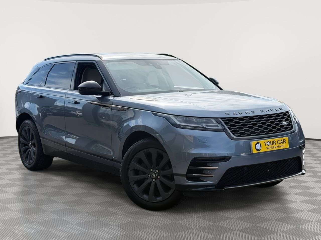 A 2018 LAND ROVER RANGE ROVER VELAR 2.0 D180 R-Dynamic SE SUV 5dr Diesel Auto 4WD Euro 6 (s/s) (180 ps) 2 KEYS/ A 2018 LAND ROVER RANGE ROVER VELAR 2.0 D180 R-Dynamic SE SUV 5dr Diesel Auto 4WD Euro 6 (s/s) (180 ps) 2 KEYS/