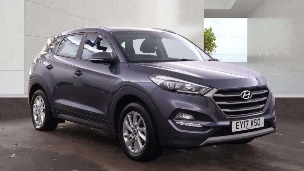 A 2017 HYUNDAI TUCSON 1.7 CRDi Blue Drive SE Nav SUV 5dr Diesel Manual Euro 6 (s/s) (116 ps) TOW A 2017 HYUNDAI TUCSON 1.7 CRDi Blue Drive SE Nav SUV 5dr Diesel Manual Euro 6 (s/s) (116 ps) TOW