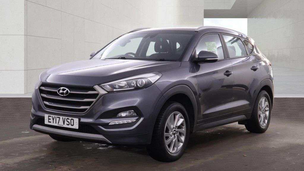 A 2017 HYUNDAI TUCSON 1.7 CRDi Blue Drive SE Nav SUV 5dr Diesel Manual Euro 6 (s/s) (116 ps) TOW A 2017 HYUNDAI TUCSON 1.7 CRDi Blue Drive SE Nav SUV 5dr Diesel Manual Euro 6 (s/s) (116 ps) TOW