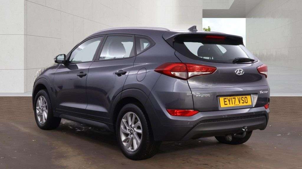 A 2017 HYUNDAI TUCSON 1.7 CRDi Blue Drive SE Nav SUV 5dr Diesel Manual Euro 6 (s/s) (116 ps) TOW A 2017 HYUNDAI TUCSON 1.7 CRDi Blue Drive SE Nav SUV 5dr Diesel Manual Euro 6 (s/s) (116 ps) TOW