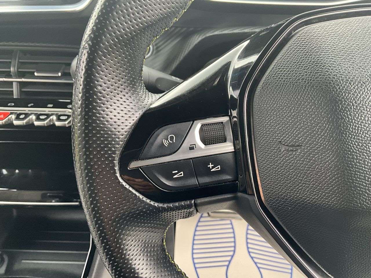 2020 PEUGEOT E-208 2020 PEUGEOT E-208