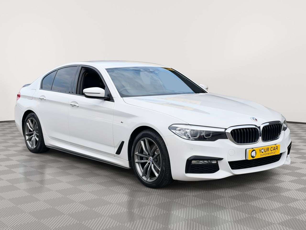 A 2017 BMW 5 SERIES 2.0 520d M Sport Saloon 4dr Diesel Auto xDrive Euro 6 (s/s) (190 ps) 2 KEYS A 2017 BMW 5 SERIES 2.0 520d M Sport Saloon 4dr Diesel Auto xDrive Euro 6 (s/s) (190 ps) 2 KEYS