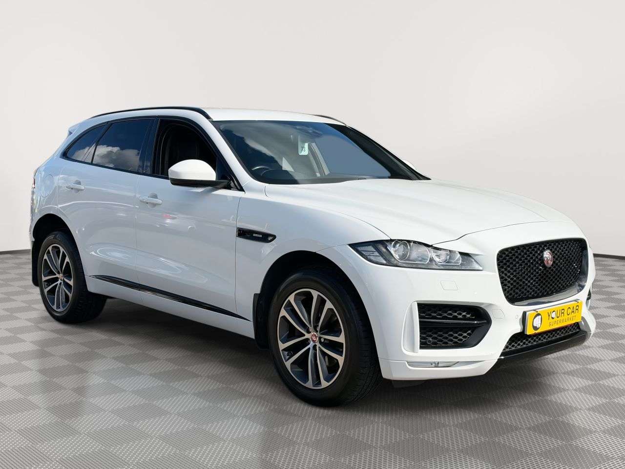 A 2019 JAGUAR F-PACE 2.0 D180 R-Sport SUV 5dr Diesel Auto AWD Euro 6 (s/s) (180 ps) 2 KEYS/ POWE A 2019 JAGUAR F-PACE 2.0 D180 R-Sport SUV 5dr Diesel Auto AWD Euro 6 (s/s) (180 ps) 2 KEYS/ POWE