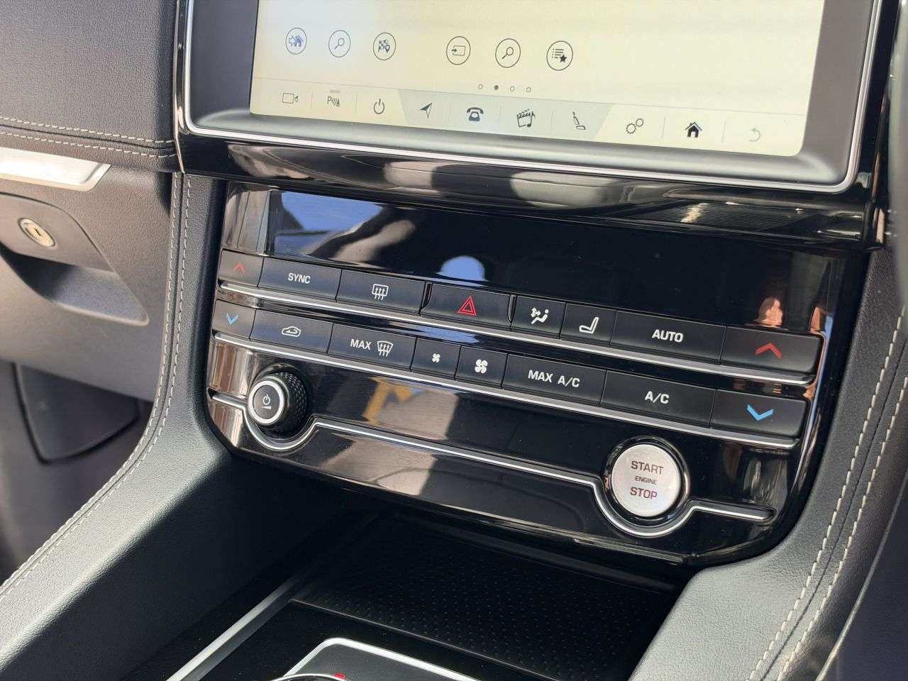 2019 JAGUAR F-PACE 2019 JAGUAR F-PACE