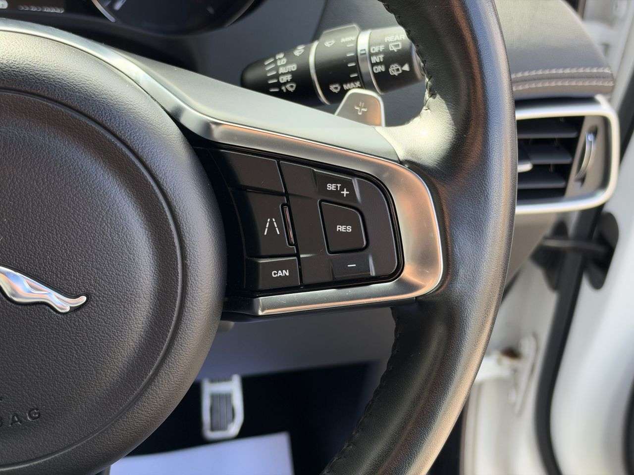 2019 JAGUAR F-PACE 2019 JAGUAR F-PACE