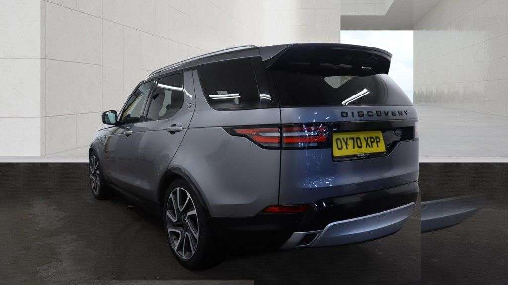 A 2020 LAND ROVER DISCOVERY 2.0 SD4 HSE Luxury SUV 5dr Diesel Auto 4WD Euro 6 (s/s) (240 ps) RR ENTERTA A 2020 LAND ROVER DISCOVERY 2.0 SD4 HSE Luxury SUV 5dr Diesel Auto 4WD Euro 6 (s/s) (240 ps) RR ENTERTA