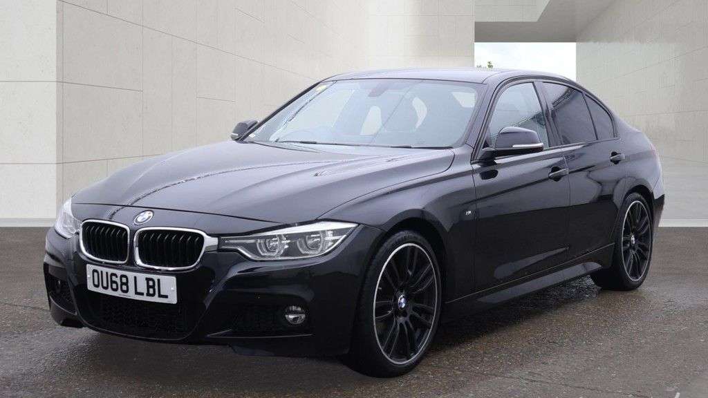 A 2018 BMW 3 SERIES 2.0 320i M Sport Saloon 4dr Petrol Auto Euro 6 (s/s) (184 ps) 2 KEYS / HEAT A 2018 BMW 3 SERIES 2.0 320i M Sport Saloon 4dr Petrol Auto Euro 6 (s/s) (184 ps) 2 KEYS / HEAT