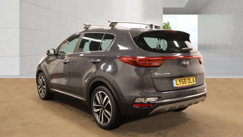 A 2019 KIA SPORTAGE 1.6 CRDi 4 SUV 5dr Diesel DCT Euro 6 (s/s) (134 bhp) ROOF RACK / 2 KEYS / H A 2019 KIA SPORTAGE 1.6 CRDi 4 SUV 5dr Diesel DCT Euro 6 (s/s) (134 bhp) ROOF RACK / 2 KEYS / H