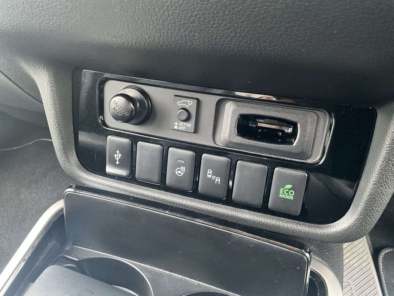 2019 MITSUBISHI OUTLANDER 2019 MITSUBISHI OUTLANDER