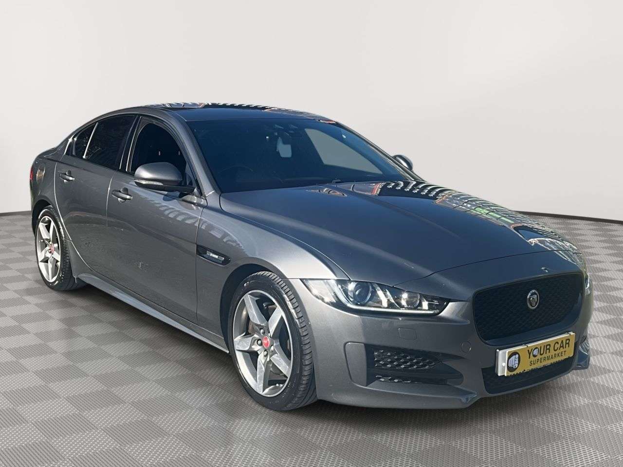 A 2019 JAGUAR XE 2.0i GPF R-Sport Saloon 4dr Petrol Auto Euro 6 (s/s) (200 ps) PARKING SENSO A 2019 JAGUAR XE 2.0i GPF R-Sport Saloon 4dr Petrol Auto Euro 6 (s/s) (200 ps) PARKING SENSO