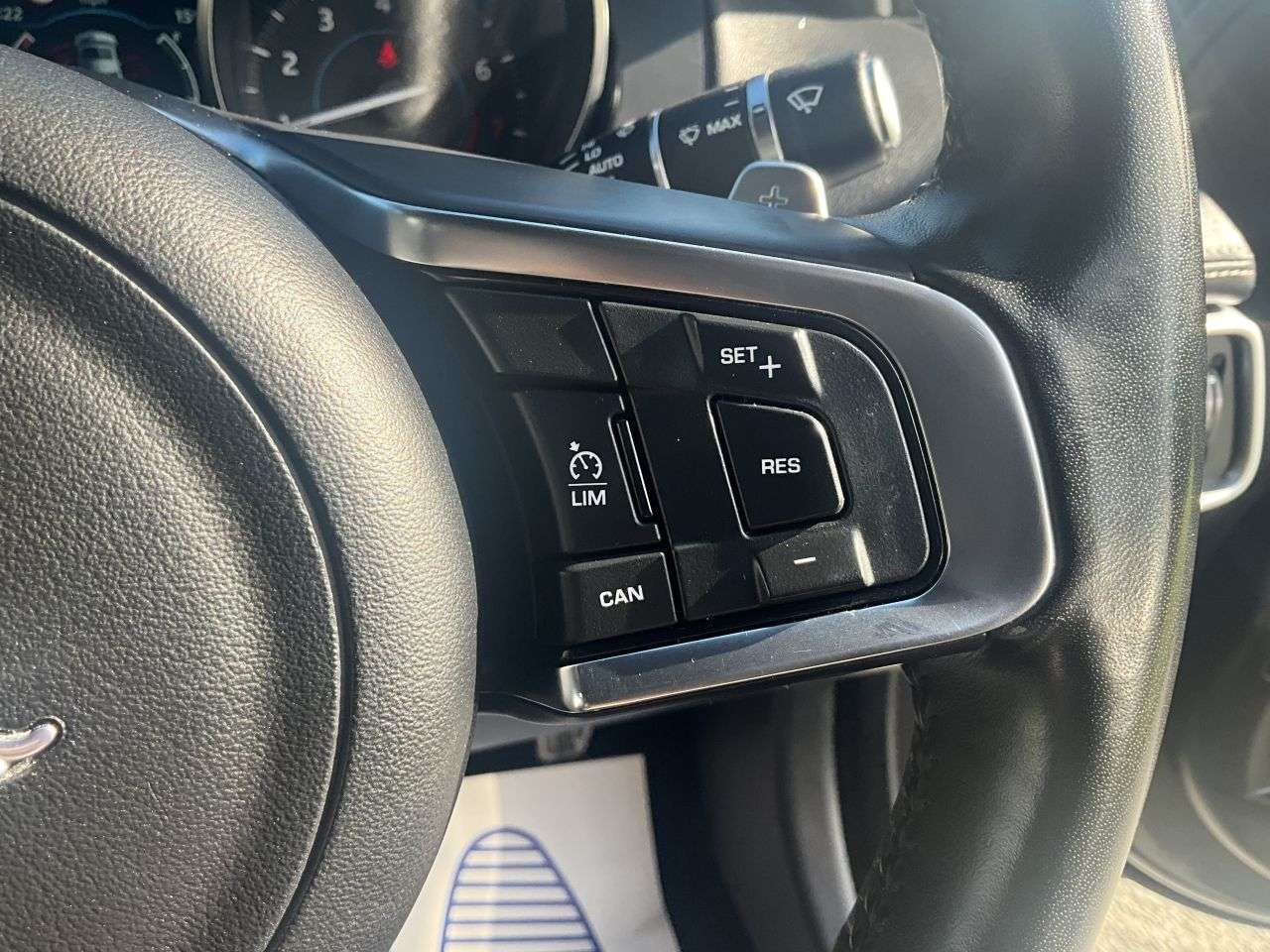 2019 JAGUAR XE 2019 JAGUAR XE