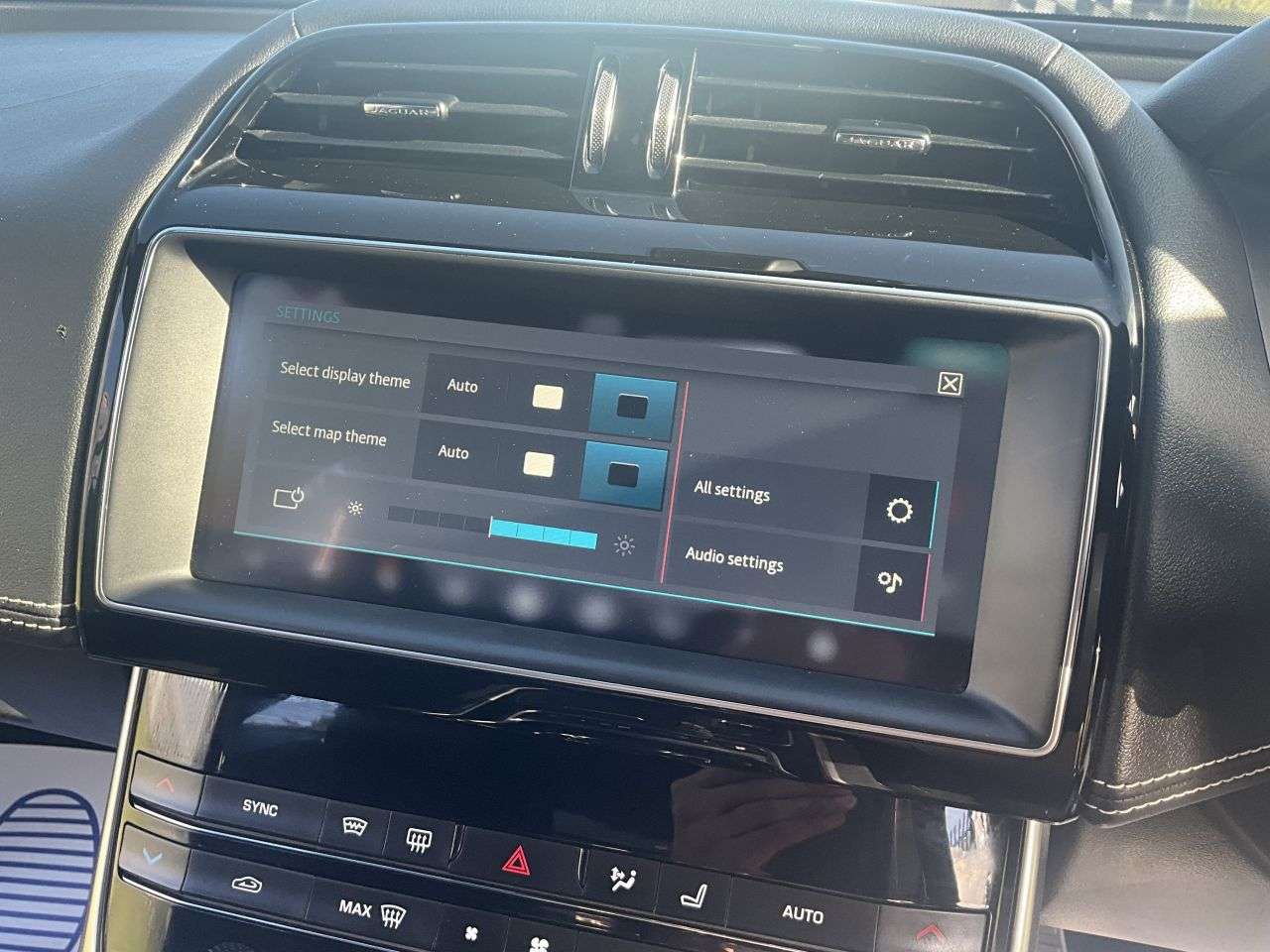 2019 JAGUAR XE 2019 JAGUAR XE