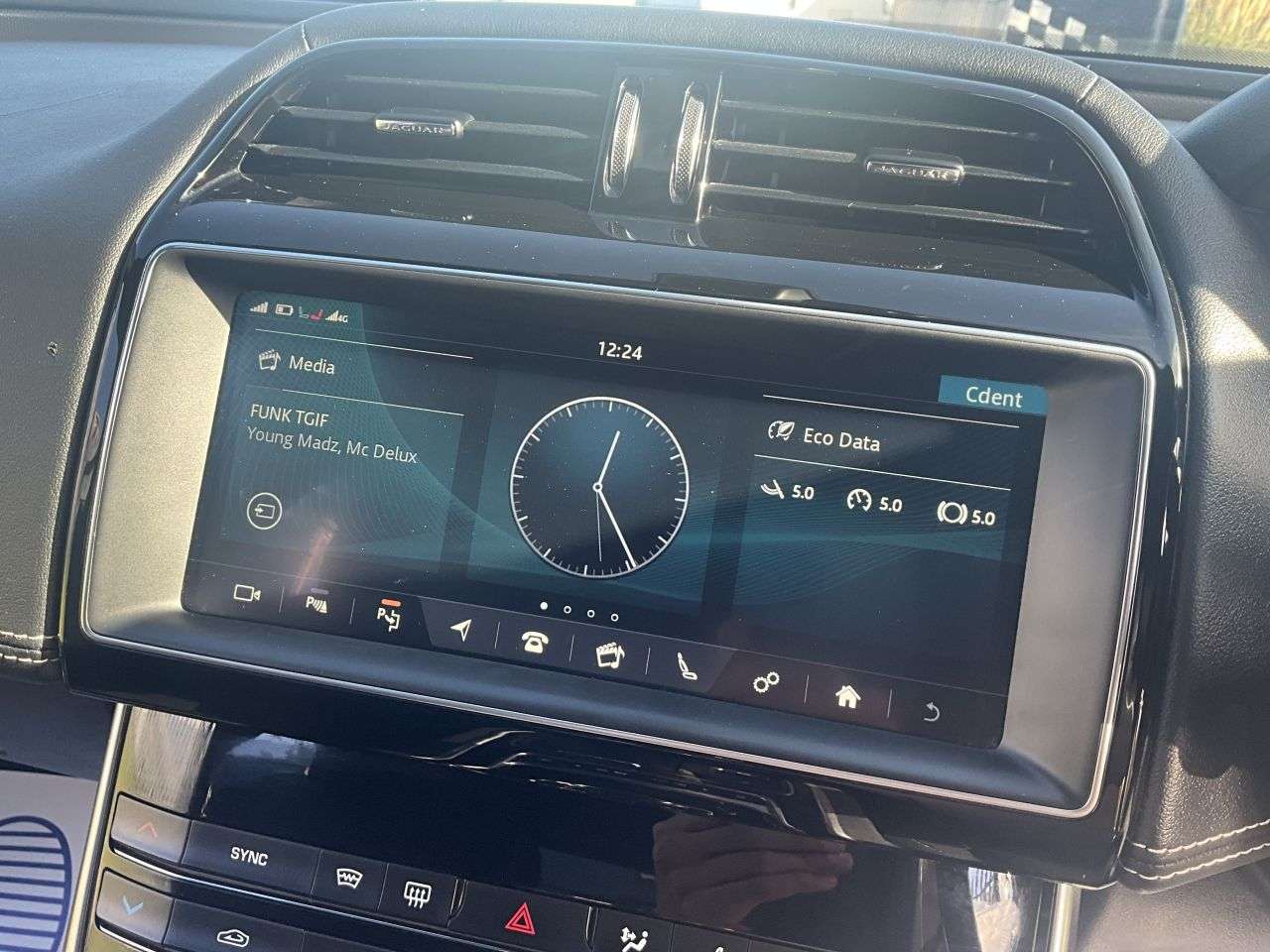 2019 JAGUAR XE 2019 JAGUAR XE