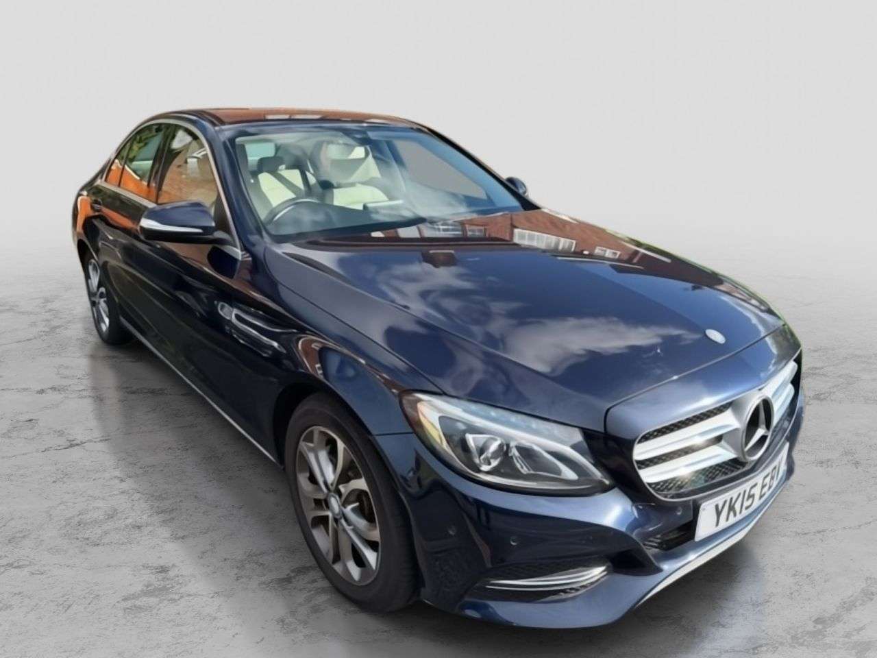 A 2015 MERCEDES-BENZ C CLASS 2.1 C220 BlueTEC Sport Saloon 4dr Diesel G-Tronic+ Euro 6 (s/s) (170 ps) 2 A 2015 MERCEDES-BENZ C CLASS 2.1 C220 BlueTEC Sport Saloon 4dr Diesel G-Tronic+ Euro 6 (s/s) (170 ps) 2