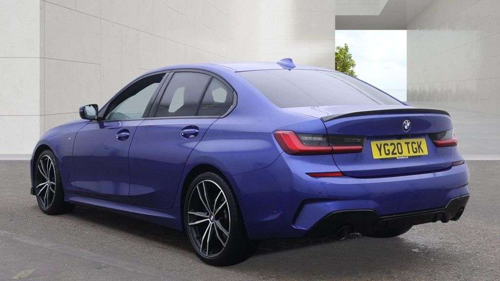 A 2020 BMW 3 SERIES 2.0 320d M Sport Saloon 4dr Diesel Auto Euro 6 (s/s) (190 ps) HARMON KARDON A 2020 BMW 3 SERIES 2.0 320d M Sport Saloon 4dr Diesel Auto Euro 6 (s/s) (190 ps) HARMON KARDON