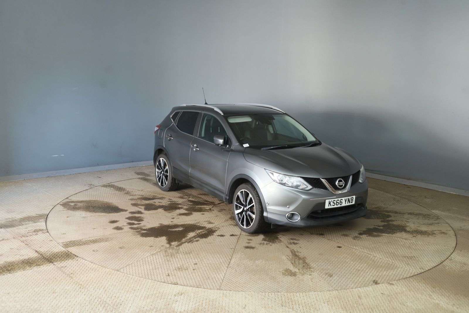 A 2016 NISSAN QASHQAI 1.5 dCi Tekna SUV 5dr Diesel Manual 2WD Euro 6 (s/s) (110 ps) A 2016 NISSAN QASHQAI 1.5 dCi Tekna SUV 5dr Diesel Manual 2WD Euro 6 (s/s) (110 ps)