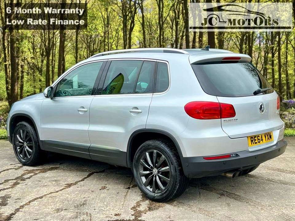 A 2015 VOLKSWAGEN TIGUAN 2.0 TDI BlueMotion Tech Match SUV 5dr Diesel Manual 4WD Euro 5 (s/s) (140 ps) A 2015 VOLKSWAGEN TIGUAN 2.0 TDI BlueMotion Tech Match SUV 5dr Diesel Manual 4WD Euro 5 (s/s) (140 ps)