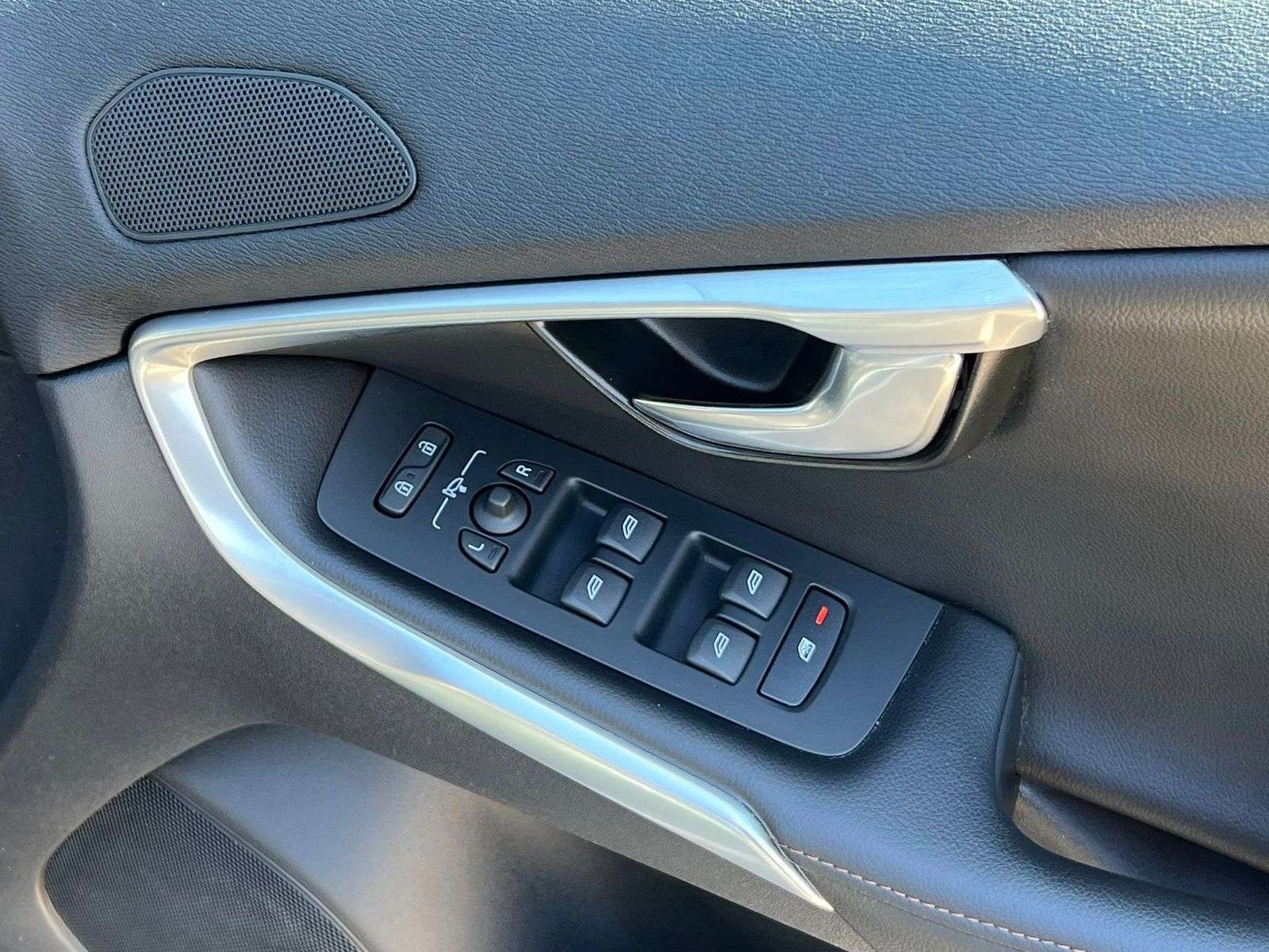 2017 VOLVO V40 CROSS COUNTRY 2017 VOLVO V40 CROSS COUNTRY