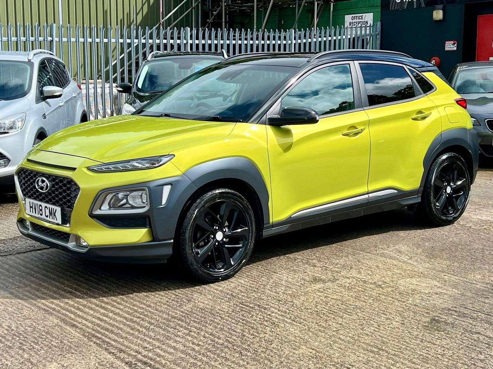 A 2018 HYUNDAI KONA 1.0 T-GDi Blue Drive Premium SUV 5dr Petrol Manual Euro 6 (s/s) (120 ps) A 2018 HYUNDAI KONA 1.0 T-GDi Blue Drive Premium SUV 5dr Petrol Manual Euro 6 (s/s) (120 ps)