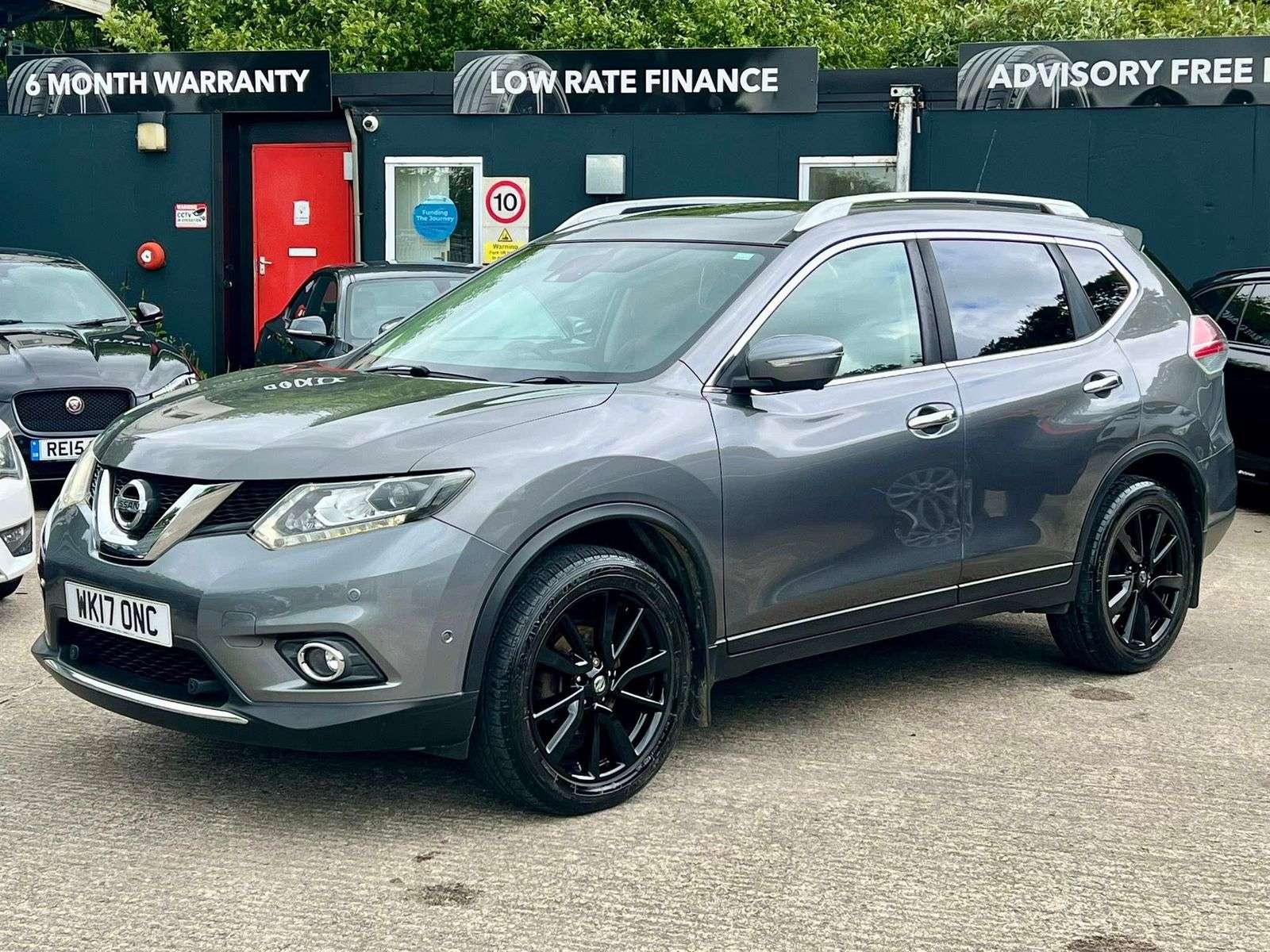 A 2017 NISSAN X-TRAIL 1.6 dCi Tekna SUV 5dr Diesel Manual Euro 6 (s/s) (130 ps) A 2017 NISSAN X-TRAIL 1.6 dCi Tekna SUV 5dr Diesel Manual Euro 6 (s/s) (130 ps)