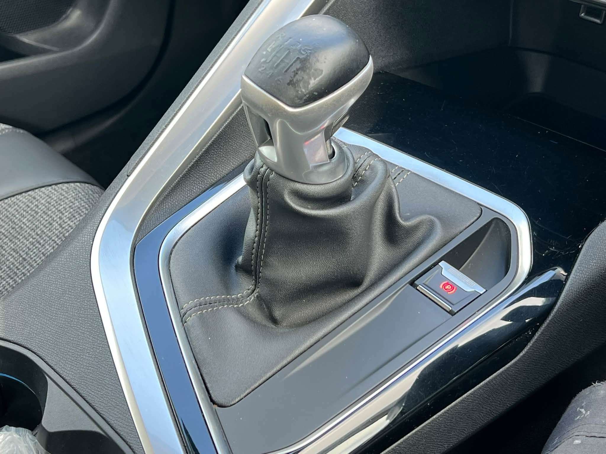 2019 PEUGEOT 3008 2019 PEUGEOT 3008