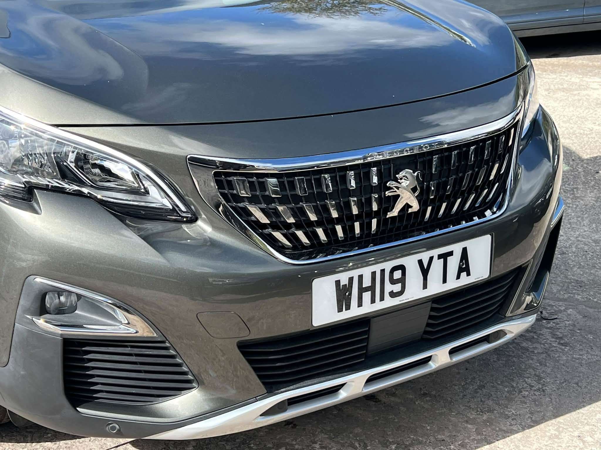 2019 PEUGEOT 3008 2019 PEUGEOT 3008