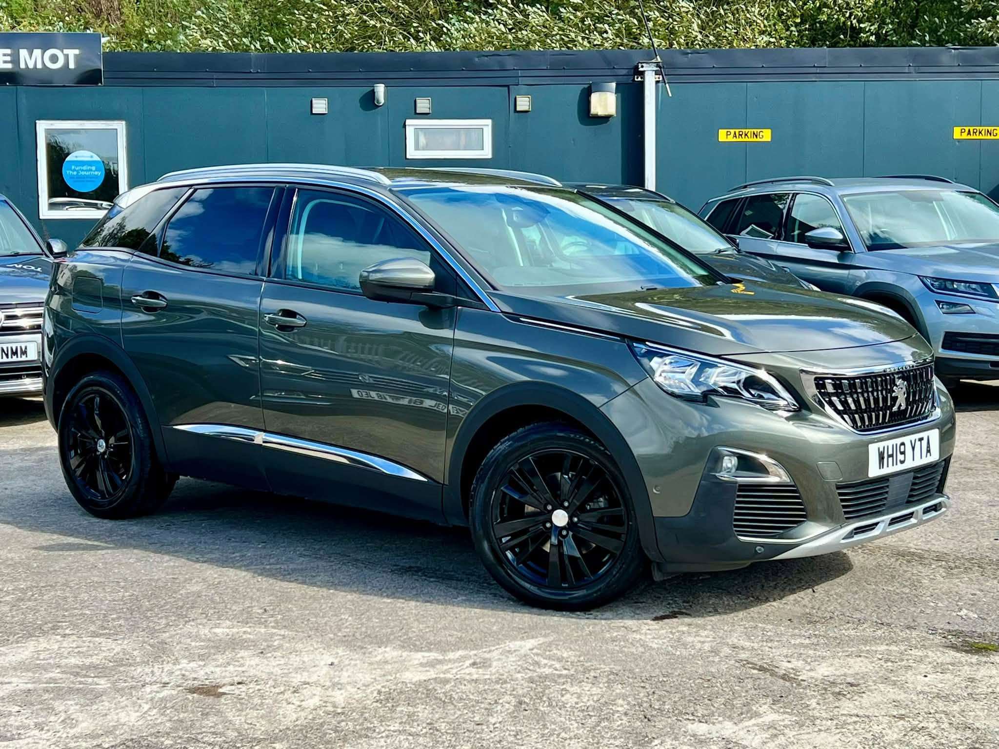 A 2019 PEUGEOT 3008 1.5 BlueHDi Allure SUV 5dr Diesel Manual Euro 6 (s/s) (130 ps) A 2019 PEUGEOT 3008 1.5 BlueHDi Allure SUV 5dr Diesel Manual Euro 6 (s/s) (130 ps)